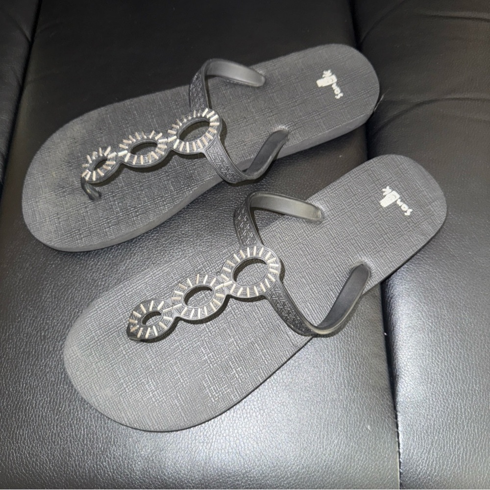 Sanuk Black Sandals with silver detailing- sz 10